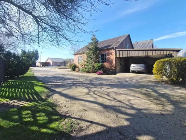 Immobilie in Dörpstedt - Charmantes Zweifamilienhaus mit Schmiede & Baugrundstück in ländlicher Umgebung - Bild 2