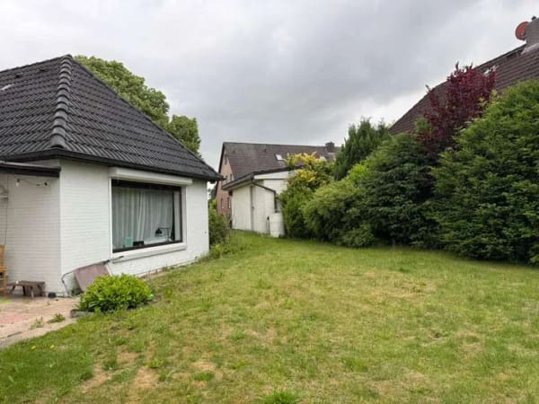 Immobilie in Delingsdorf - GEMÜTLICHES EINFAMILIENHAUS CA. 122 M² WOHNFL. VOLLKELLER, GARAGE, GARTEN UND TERRASSE ECKGRUNDSTÜCK - Bild 3