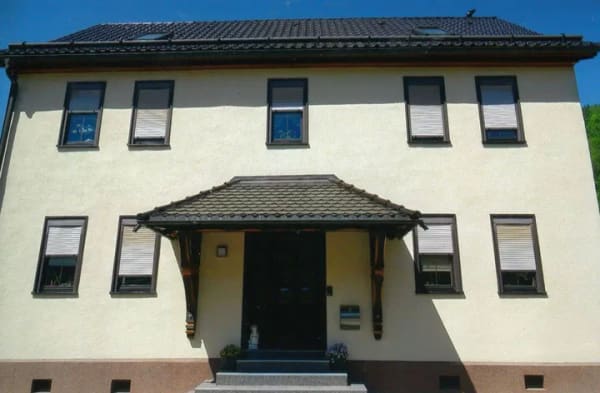 Immobilie in Steinbach-Hallenberg - Modernes Wohnhaus in Stadtrandlage Steinbach-Hallenberg-Wohnen im Grünen-Kaufen und Einziehen !!  - Bild 4
