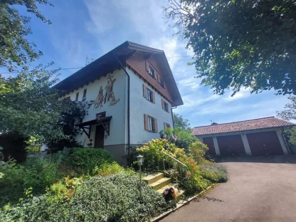 Immobilie in Westerheim - vielseitiges Mehr-Generationenhaus für bis zu 3 Familien mit 2 Gärten und 2 Balkonen - Bild 4