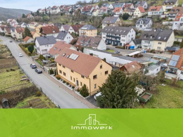 Immobilie in Theilheim - Solides Zweifamilienhaus im Würzburger Einzugsgebiet - viel Wohnraum, flexible Nutzung, Doppelgarage - Bild 0