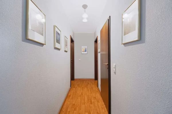 Immobilie in Altlandsberg - Exclusives Familienhaus in begehrter Grünlage 6 Zimmer, Keller, Kamin, Sauna und Traumgarten !!!!!! - Bild 4