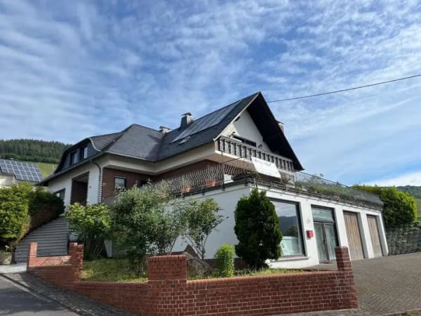 Immobilie in Kröv - Kröv – Top Lage – Repräsentatives EFH mit großer Garage und traumhafter Sonnenterrasse - Bild 0