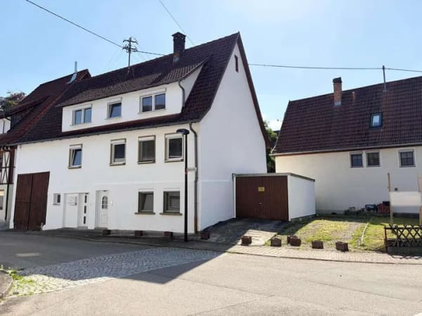 Immobilie in Starzach - Großzügiges Wohnen mit Einliegerwohnung, Scheune und Entwicklungspotenzial! - Bild 0