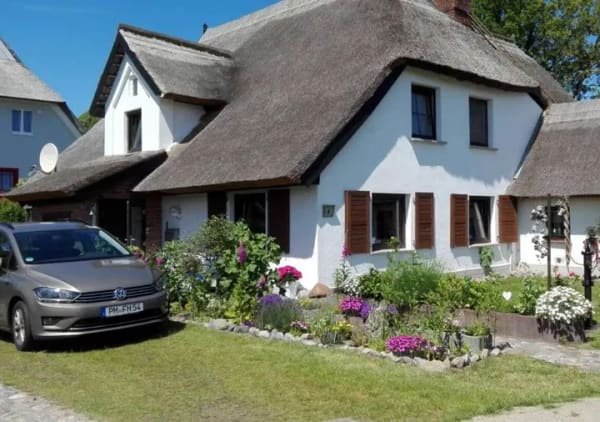 Immobilie in Ahrenshoop - Ahrenshoop: Leeres Einfamilienhaus mit ca. 250 m² und 550 m² Grundstück per SOFORT zu VERKAUFEN - Bild 1