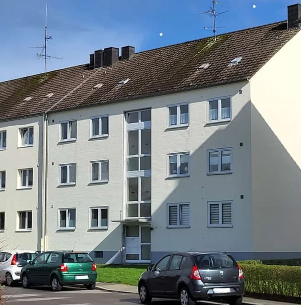 Immobilie in Aldenhoven - Gepflegtes und modernisiertes Mehrfamilienhaus mit 6 Wohnungen und 3 Garagen in Aldenhoven - Bild 0