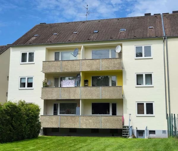 Immobilie in Aldenhoven - Gepflegtes und modernisiertes Mehrfamilienhaus mit 6 Wohnungen und 3 Garagen in Aldenhoven - Bild 1