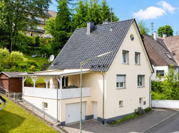 Immobilie in Niederdreisbach - Naturnahes Haus für die ganze Familie - Bild 0