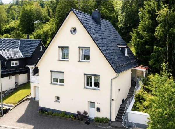 Immobilie in Niederdreisbach - Naturnahes Haus für die ganze Familie - Bild 1