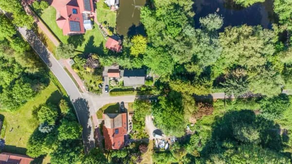 Immobilie in Südbrookmerland - Naturnahes Wohnen auf großem Grundstück – Sanierungsobjekt mit Charme - Bild 2