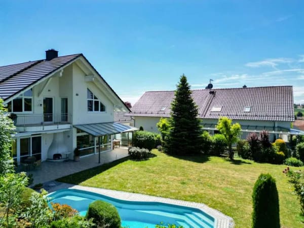 Immobilie in Tettenweis - Großzügiges Familienhaus mit Pool, Wellnessbad und Traumgarten - Bild 0