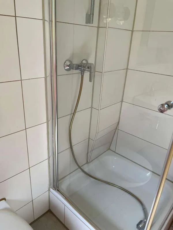 Immobilie in Ebersbach an der Fils - Moderne 1-Zimmer-Eigentumswohnung mit Stellplatz, Einbauküche und Keller in zentraler Lage - Bild 0