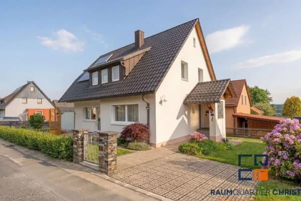 Immobilie in Pullenreuth - Ein- bzw. Zweifamilienhaus mit Garten, Balkon, Terrasse und Werkstatt - Bild 1