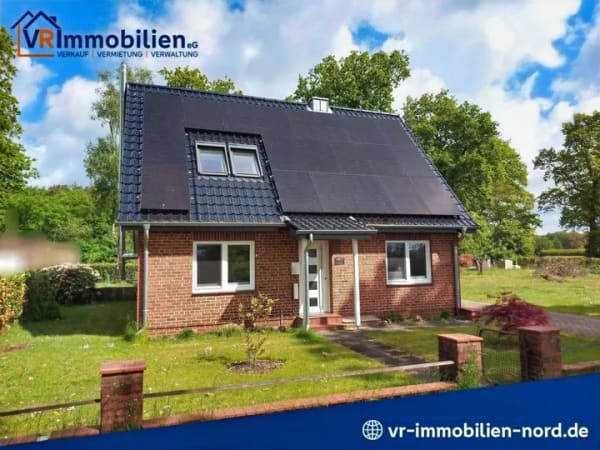 Immobilie in Lohe-Föhrden - Ihr neues Zuhause: Modernisiertes Einfamilienhaus mit großem Garten, zwei Garagen und PV-Anlage - Bild 0