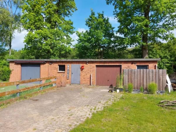 Immobilie in Lohe-Föhrden - Ihr neues Zuhause: Modernisiertes Einfamilienhaus mit großem Garten, zwei Garagen und PV-Anlage - Bild 2