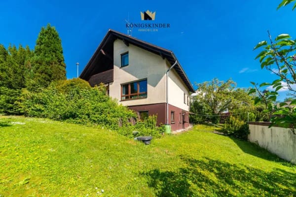 Immobilie in Ebersbach an der Fils - Familientraum in Ebersbach an der Fils - Einfamilienhaus mit großem Potenzial und schönem Garten - Bild 0