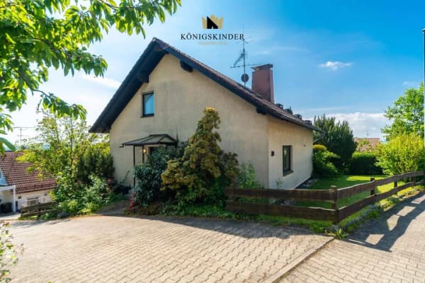 Immobilie in Ebersbach an der Fils - Familientraum in Ebersbach an der Fils - Einfamilienhaus mit großem Potenzial und schönem Garten - Bild 1