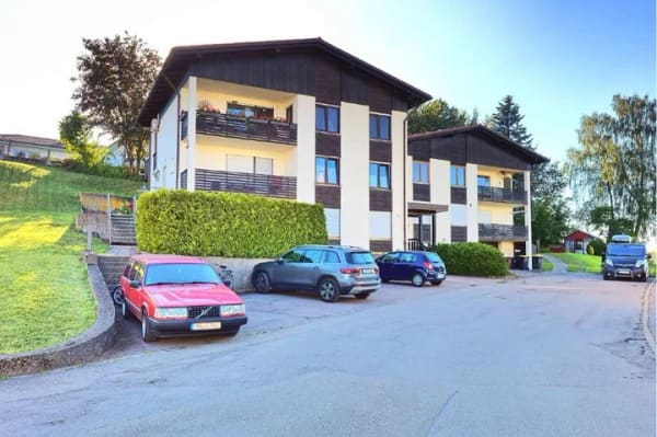 Immobilie in Legau - Sonnige - gepflegte - 5-Zimmer-Eigentumswohnung mit 2 Balkonen in 87764 Legau im Allgäu - Bild 1