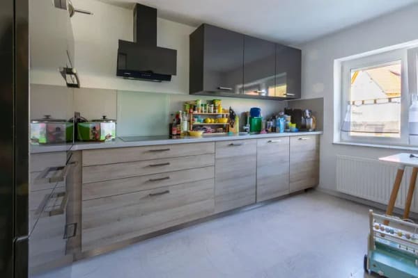 Immobilie in Bretzfeld - Attraktives Anlageobjekt. Saniertes Einfamilienhaus plus vielseitig nutzbare Lager-/Werkstatthalle! - Bild 3