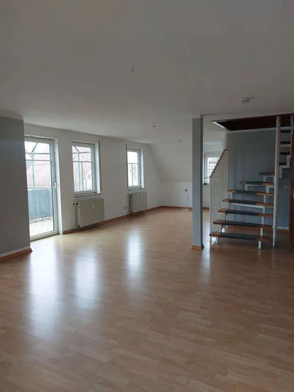 Immobilie in Urbach - Großzügiges Maisonette-Juwel in Urbach. Lichtdurchflutetes Wohnen mit Weitblick & Westbalkon - Bild 0