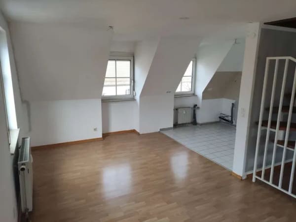 Immobilie in Urbach - Großzügiges Maisonette-Juwel in Urbach. Lichtdurchflutetes Wohnen mit Weitblick & Westbalkon - Bild 1