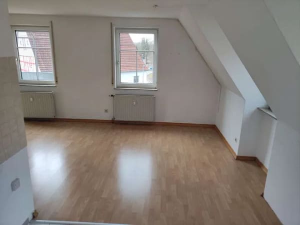 Immobilie in Urbach - Großzügiges Maisonette-Juwel in Urbach. Lichtdurchflutetes Wohnen mit Weitblick & Westbalkon - Bild 2