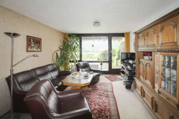 Immobilie in Bad Urach - Top-Anlageobjekt in Bad Urach: Gepflegte 2-Zimmer-Wohnung mit sicherer Perspektive - Bild 0