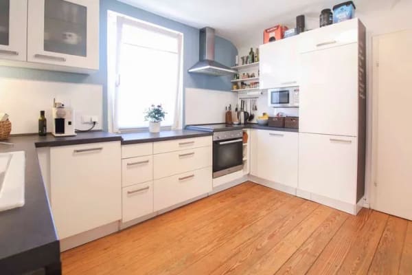 Immobilie in Neuberg - Wohnen mit Charme – großzügige 3,5 Zimmer-Etagenwohnung mit sonnigem Balkon und Garage - Bild 3