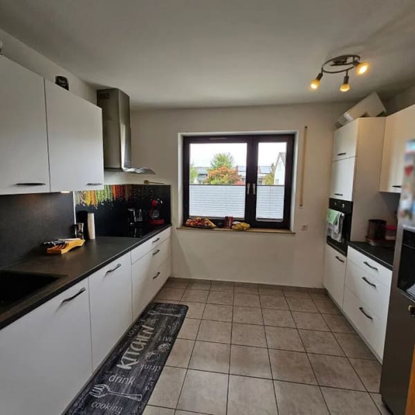 Immobilie in Schechen - *** Sofort bezugsfrei! *** Ideal für Familien *** 4 Zimmer | Stellplatz | Fußbodenheizung | Loggia - Bild 3