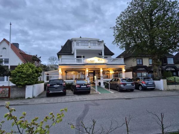 Immobilie in Laboe - Laboe, 1. Reihe, Strandlage, unverbaubarer Blick auf die Förde - Bild 0