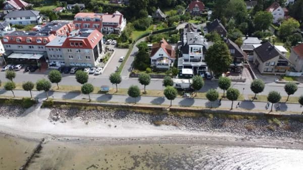 Immobilie in Laboe - Laboe, 1. Reihe, Strandlage, unverbaubarer Blick auf die Förde - Bild 1
