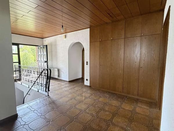 Immobilie in Asbach - Repräsentatives Einfamilienhaus mit Garten und Garage - Bild 3
