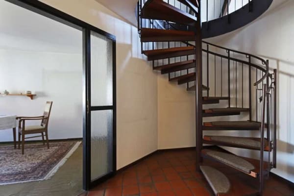 Immobilie in Sindelfingen - Ein Zuhause mit Hauscharakter: Maisonette auf 3 Ebenen inklusive 2 Tiefgaragenstellplätzen - Bild 2