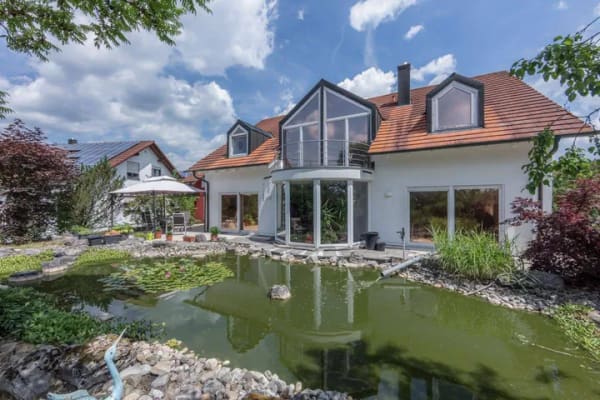 Immobilie in Fridingen an der Donau - Großzügiges Familiendomizil mit unverbaubarem Blick – 299 m² Wohnfläche, Doppelgarage und viel Potenzial - Bild 0