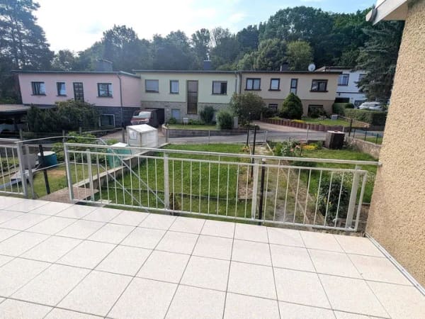 Immobilie in Eisenberg - Reihenmittelhaus mit Garage, Hobbyraum und Südterrasse. - Bild 2