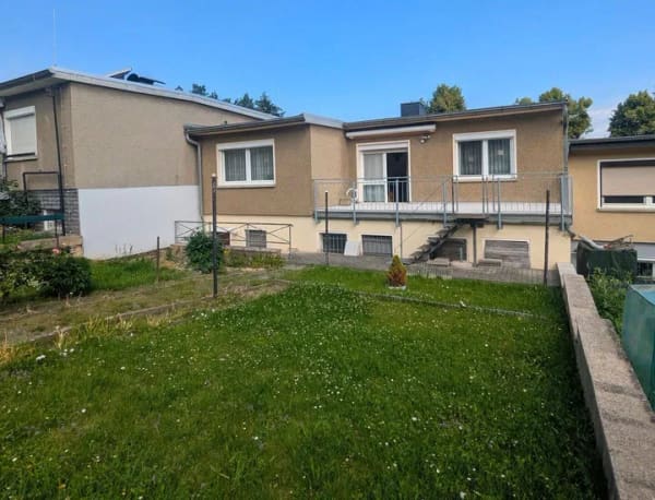 Immobilie in Eisenberg - Reihenmittelhaus mit Garage, Hobbyraum und Südterrasse. - Bild 4