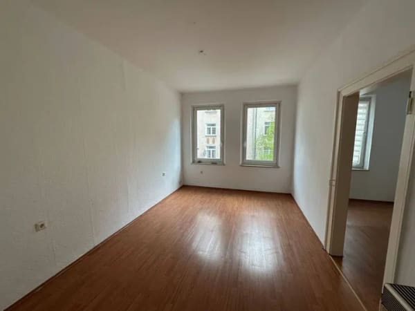Immobilie in Nürnberg - Attraktive Kapitalanlage: Charmantes 2-Zimmer-Apartment mit Potenzial in Nürnberg - Provisionsfrei - Bild 2