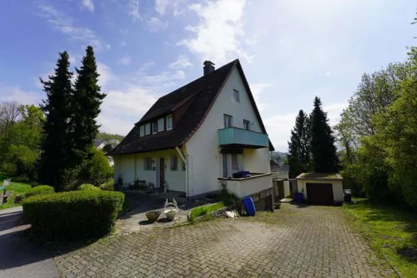 Immobilie in Bad Bellingen - Charmantes Einfamilienhaus mit Anbau und riesigem Grundstück mitten in Bad Bellingen - Bild 1