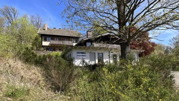 Immobilie in Kempenich - Nähe Nürburgring. Wohnanwesen auf fast 6.000m² Areal. - Bild 1