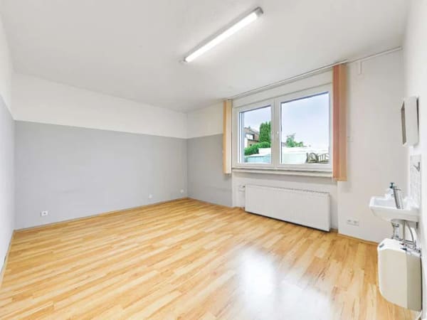 Immobilie in Leverkusen - Vermietetes 3-Familienhaus + angebauter Bungalow in attraktiver Kombination - Bild 2