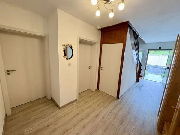 Immobilie in Hohenstein - "Großzügig und sehr gepflegt"
1-2 Familienhaus mit Nebengebäude und großem Grundstück - Bild 1