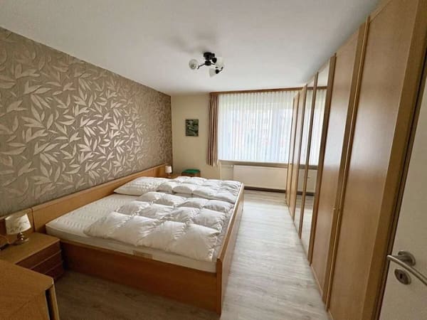 Immobilie in Hohenstein - "Großzügig und sehr gepflegt"
1-2 Familienhaus mit Nebengebäude und großem Grundstück - Bild 4