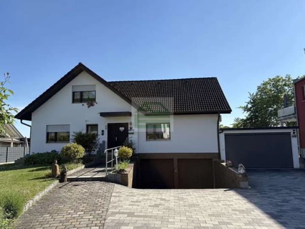 Immobilie in Willstätt - Freistehendes Einfamilienhaus mit großem Garten in Legelshurst - Bild 1