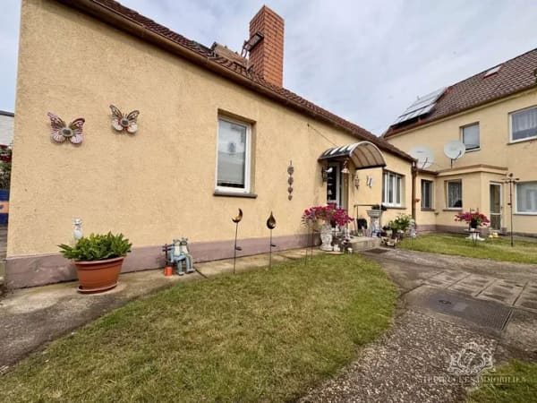 Immobilie in Radebeul - Großzügiges Einfamilienhaus mit weitläufigem Gartenparadies in Radebeul - Bild 2