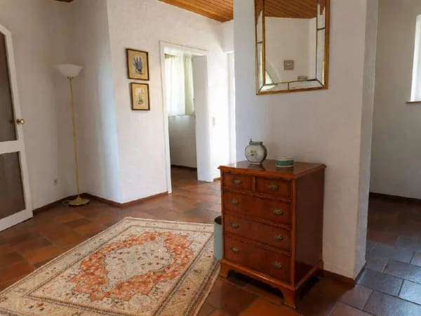 Immobilie in Waldems - Lichtdurchflutete Architektenvilla: Wohnen auf versetzten Ebenen mit Panoramablick - Bild 4