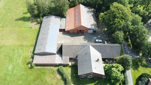 Immobilie in Diepenau - ***Neuer Verkaufspreis*** Wohnen, wo Pferde sich wohlfühlen - mit Reithalle und großzügigen Weideflächen - Bild 2