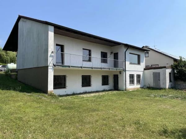 Immobilie in Marloffstein - Großzügiges Einfamilienhaus in ruhiger Südhanglage – traumhafter Weitblick ins Grüne - Bild 2