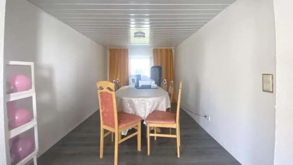 Immobilie in Dauchingen - Freistehendes Einfamilienglück mit Garten & Inhouse-Garage - Bild 3