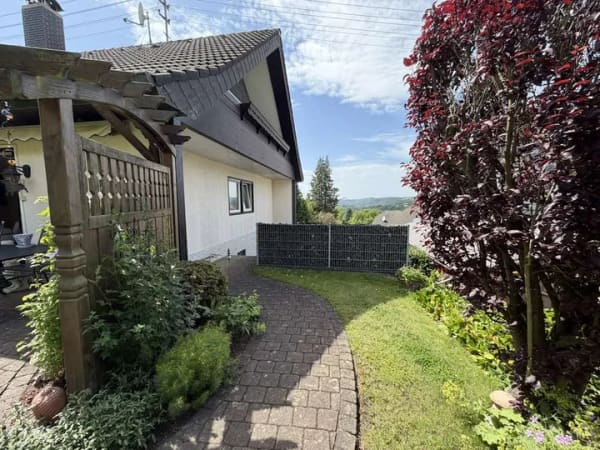 Immobilie in Wissen - Gepflegtes Ein-/Zweifamilienhaus mit Garten in zentraler Lage von Wissen! - Bild 3