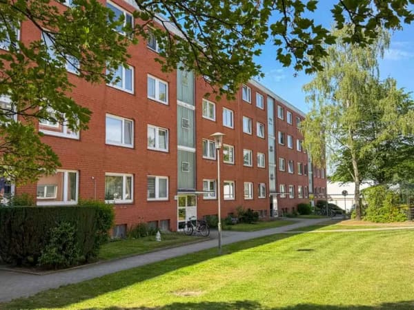 Immobilie in Geesthacht - Gepflegte, vermietete Ein-Zimmer-Wohnung mit Balkon -  ideal für Kapitalanleger - in 21502 Geesthach - Bild 1